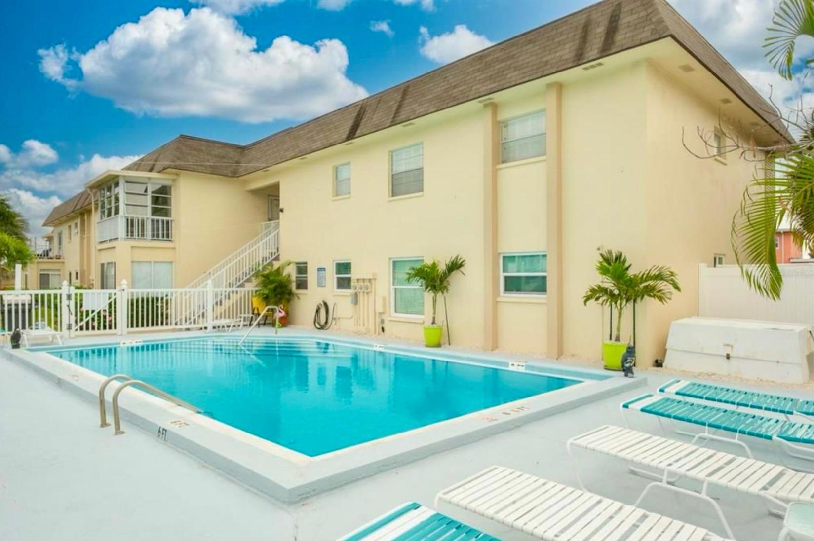 Where The Sun Meets The Water St. Pete Beach Exterior foto